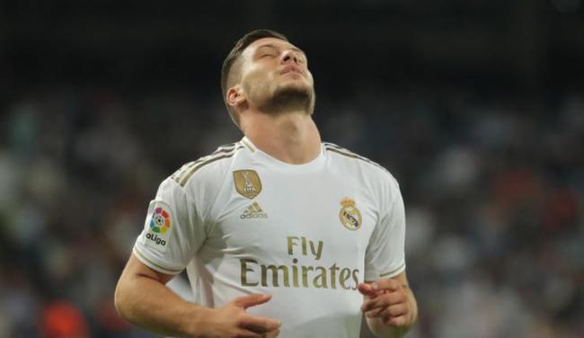 了一场轰动 了一场轰动